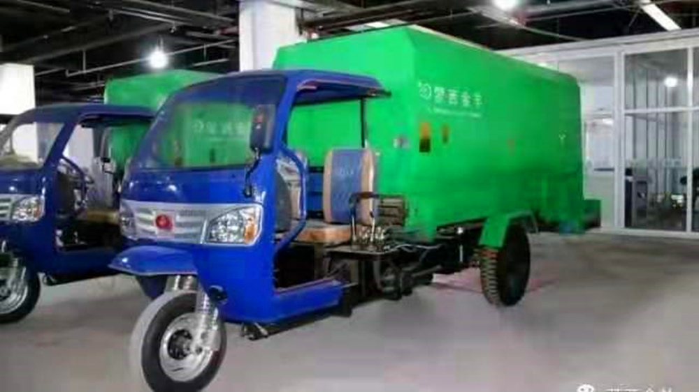 柴油撒料車